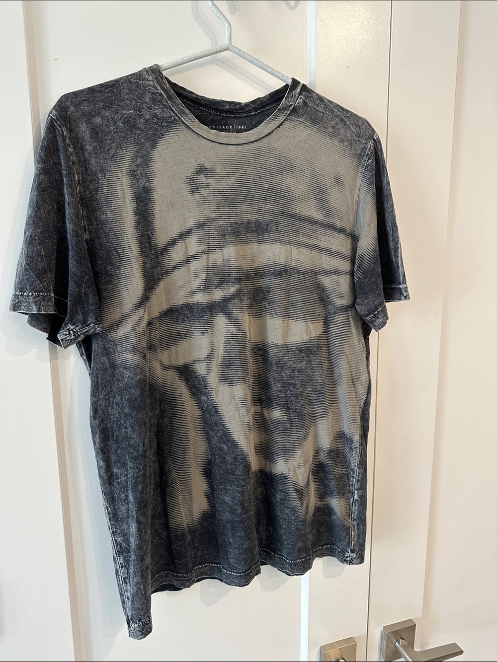Heritage 1981 Vintage-Style Black & Gray Graphic Men’s T-Shirt - Made in USA - M